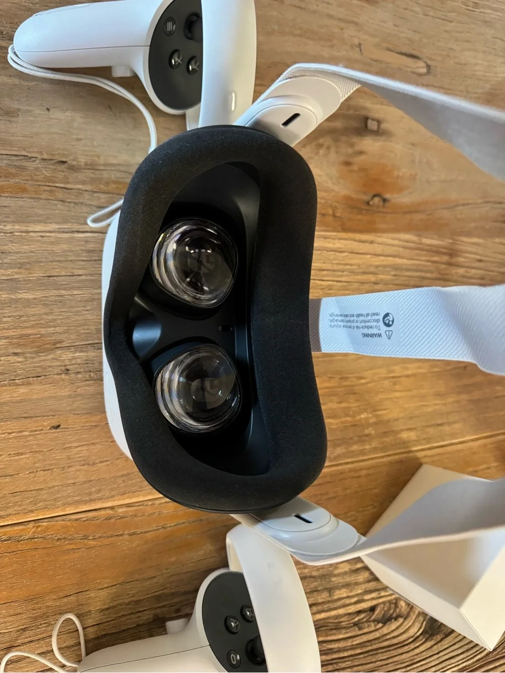Oculus Quest 2 White VR Headset with Touch Controllers
